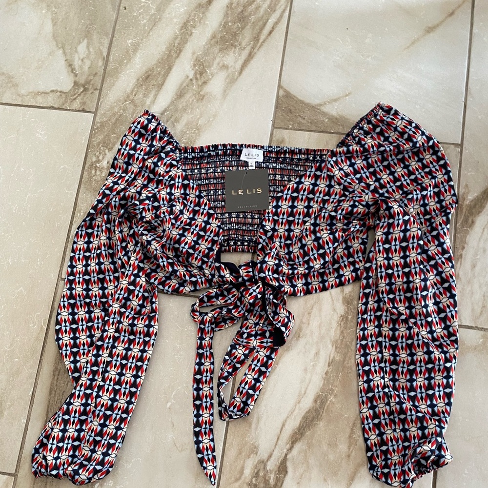 Women size medium crop top